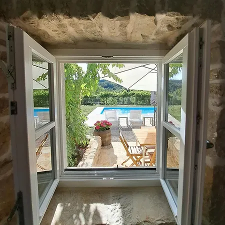 Villa Laura - Away From Labin (Istria)